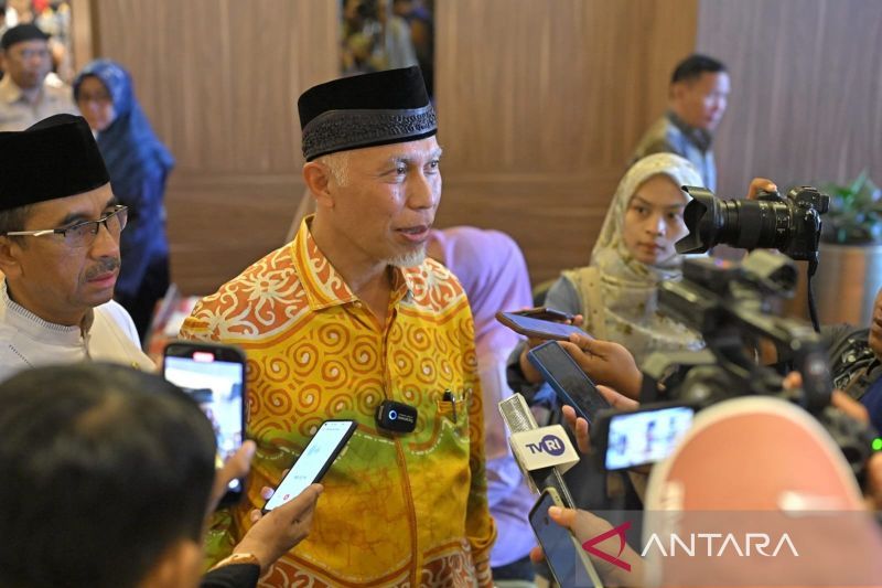 Gubernur Sumbar minta aturan larangan jilbab bagi Paskibraka dicabut