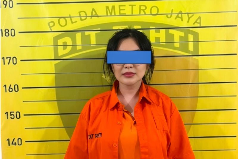 Polisi tangkap seorang artis karena penipuan tas mewah miliaran rupiah