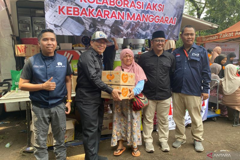 Kemenag beri alat shalat dan mushalla bagi penyintas Manggarai