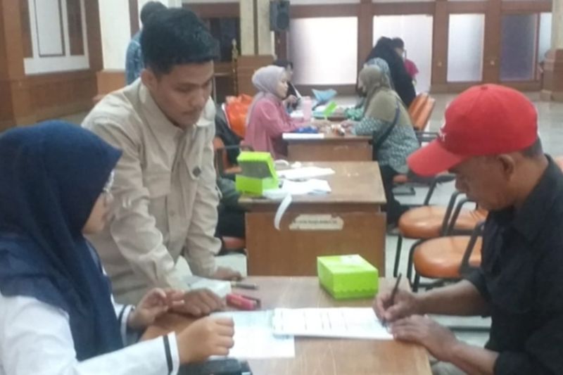 350 mustahik di Jakbar dapat santunan dari Baznas-Bazis