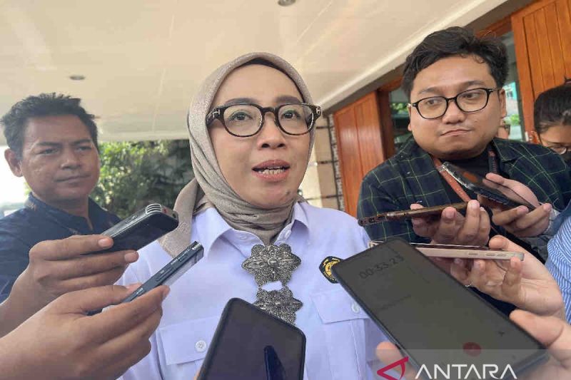 Menteri ESDM Bahlil minta jajaran percepatan RUU EBET