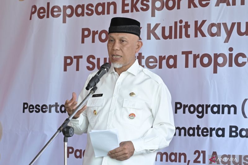 Gubernur Sumbar minta Disperindag kawal program ciptakan eksportir