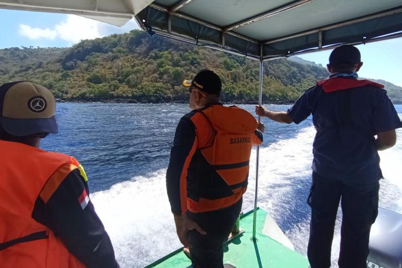 Basarnas cari empat orang korban kapal tenggelam di Alor NTT