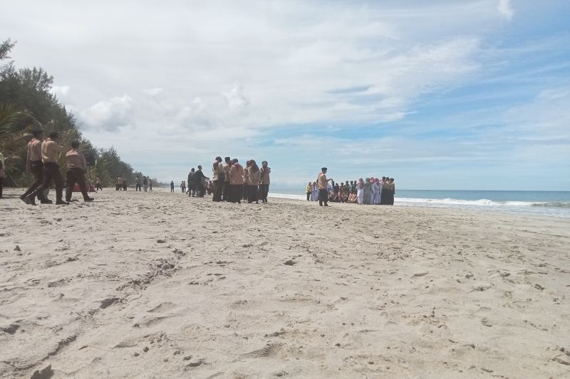 Pemkab Pasaman Barat rekomendasikan tiga pantai bagi wisatawan