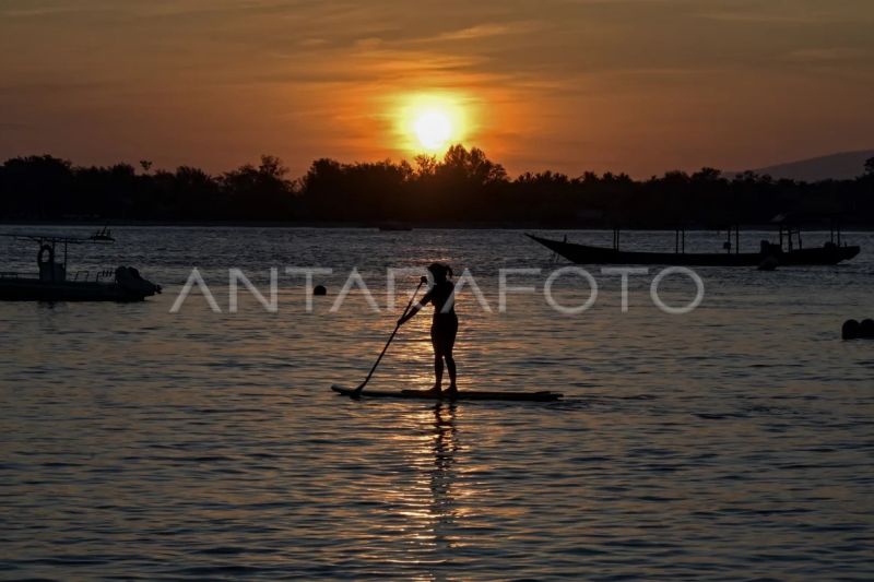 Wisata papan dayung di Gili Trawangan