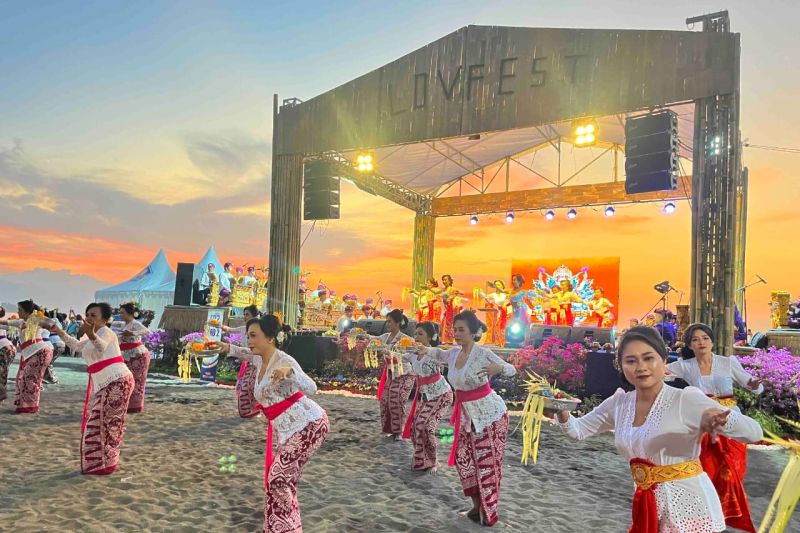 Pemkab Buleleng kembangkan wisata bahari lewat Lovina Festival