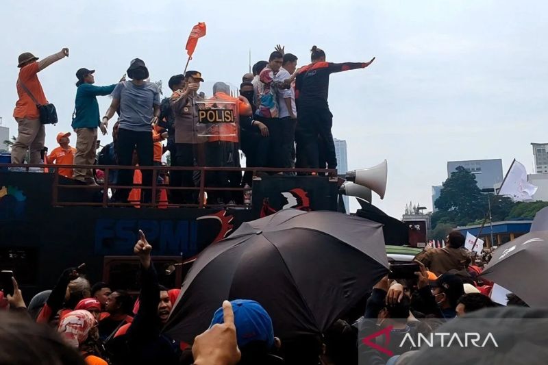 Partai Buruh kembali unjuk rasa di KPU dan DPR pada 25-27 Agustus