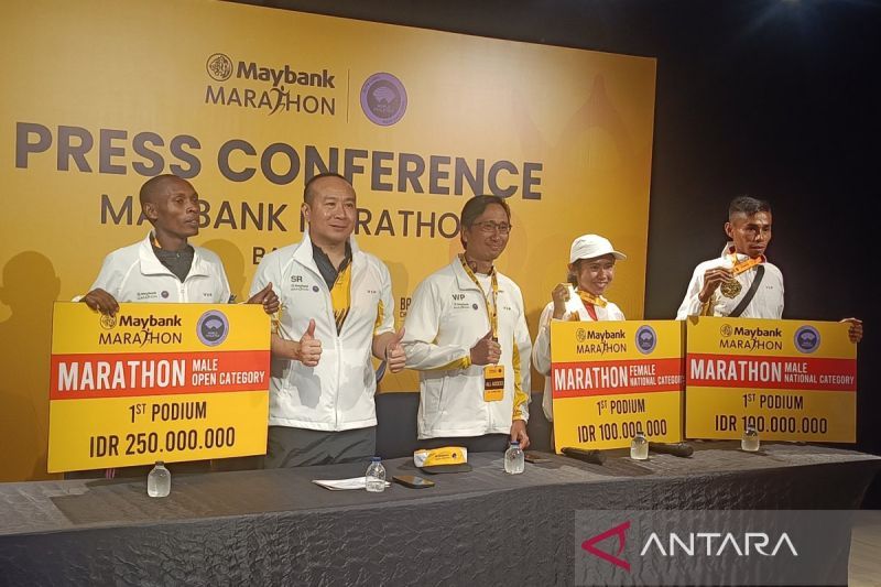 Pelari asal Kenya juara kategori maraton dalam Maybank Marathon 2024