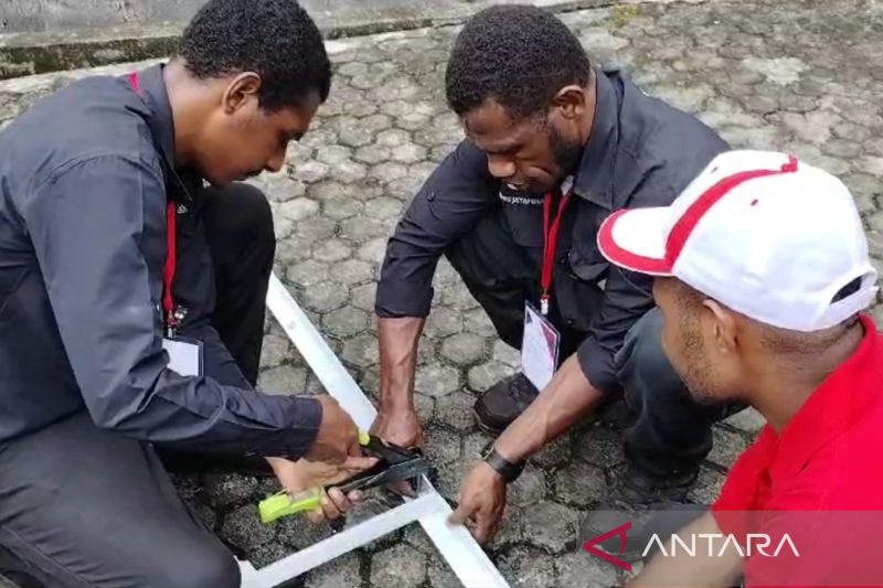 Kemensos beri pelatihan perakitan SPKLU bagi 14 warga Papua