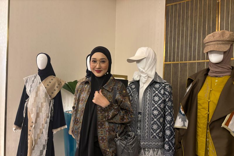 Dian Pelangi hadirkan koleksi kain dan motif Palembang di IN2MF Paris