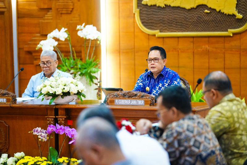 Pj Gubernur beberkan prestasi dan tantangan pendidikan Jatim ke DPR