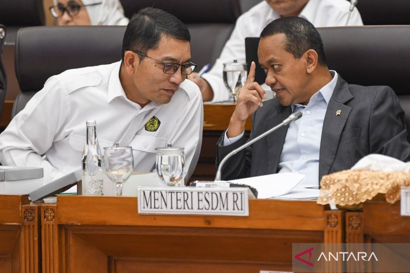 Raker DPR - Kementerian ESDM membahas laporan keuangan pemerintah pusat APBN 2023