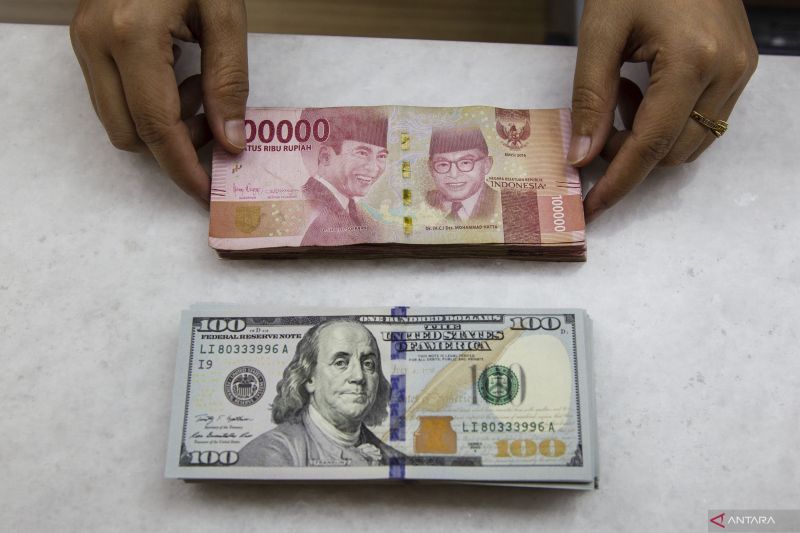 Rupiah menguat didukung peningkatan minat lelang obligasi negara