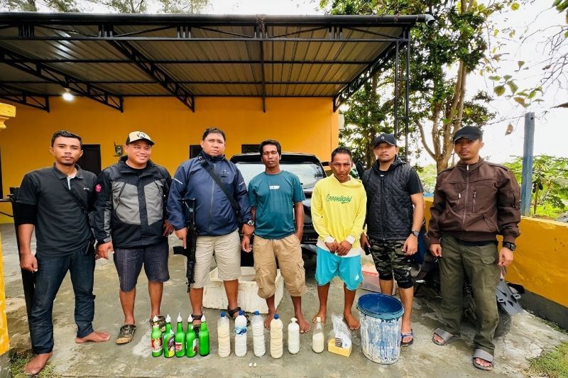 Polisi bekuk dua nelayan yang tangkap ikan pakai peledak di Konawe