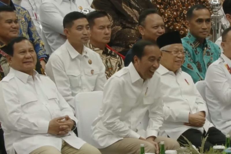 Jokowi senang dan gembira hadir perdana pada acara internal Gerindra