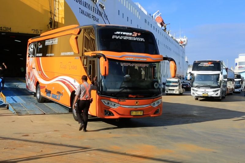 70 armada bus operasional IKN berangkat dari Tanjung Perak