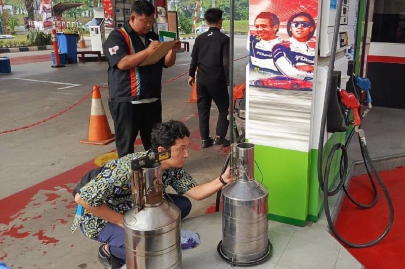 Lima SPBU di Kota Tangerang diuji tera alat ukur cegah kecurangan