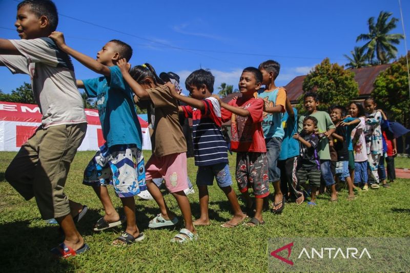 Relawan gelar terapi trauma healing untuk anak-anak korban banjir bandang Ternate