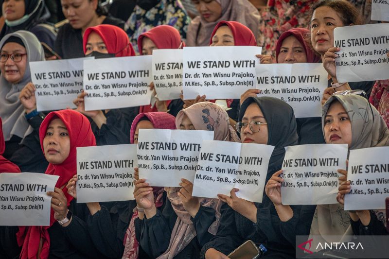 Berita terpopuler, sivitas akademika FK Undip dukung dekan hingga rumah Bacagub Aceh dilempari bom