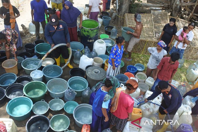 Dampak kekeringan dan kesulitan air bersih mulai terjadi di sejumlah daerah