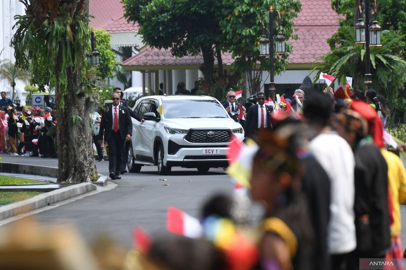 Presiden Jokowi gunakan mobil Innova Zenix seperti Paus Fransiskus