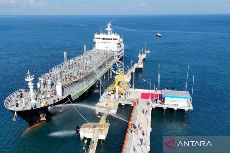 Kapal pengangkut gas alam siap dukung keandalan listrik di Lombok