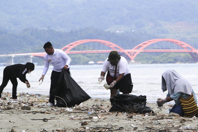 Kiat generasi muda menjadi pahlawan era modern bagi lingkungan sekitar