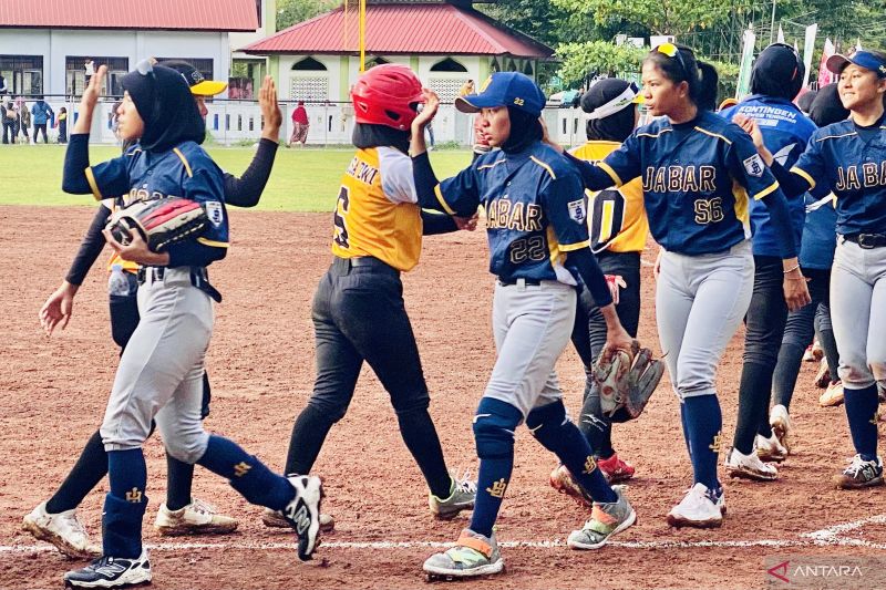 Pelatih sofbol putri Jabar puas raih posisi tiga dan amankan perunggu