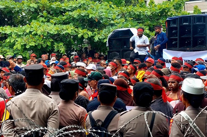 400 personel Polri perkuat pengamanan di KPU dan MRP Papua Barat Daya