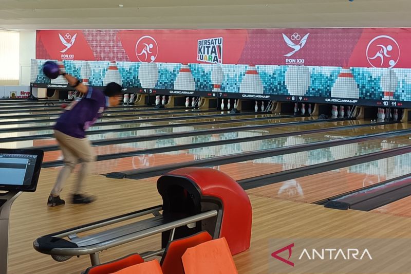 Boling - Adhiguna sumbang emas pertama untuk Jabar lewat tunggal putra