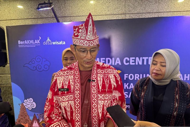 sandiaga-tiga-desa-wisata-terbaik-program-ksw-50-miliki-keunggulan