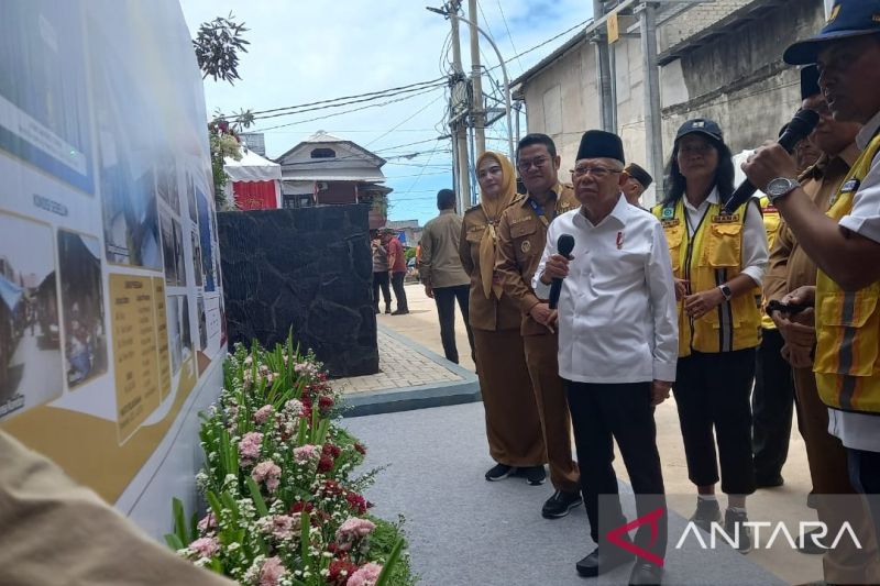 wapres-maruf-amin-ingatkan-pedagang-jaga-kebersihan-pasar-toboali