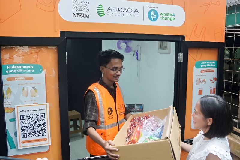 Nestlé Indonesia bersama Waste4Change luncurkan program Waste Dropbox