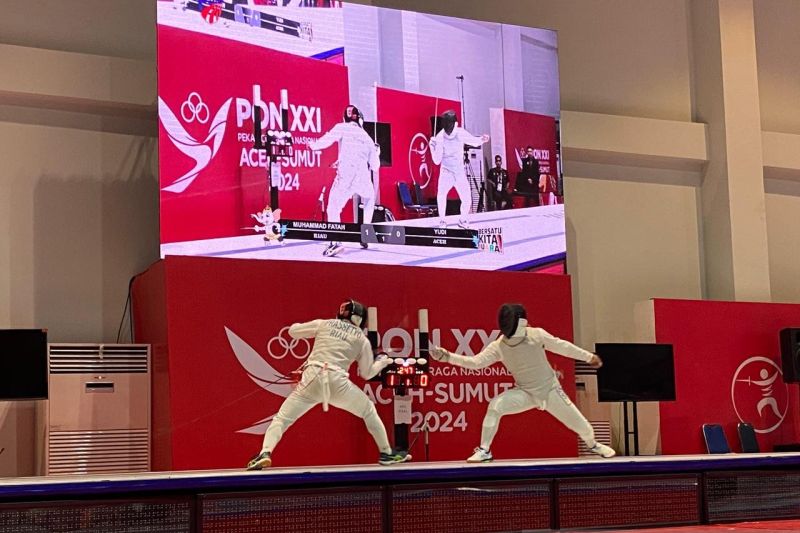 Riau kembali raih emas anggar lewat floret individu putra