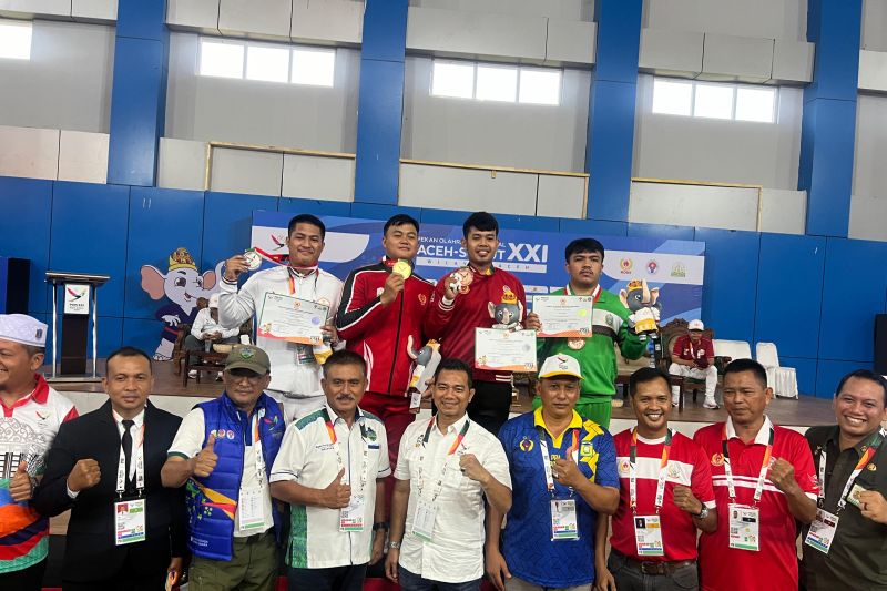 Aceh tambang tiga emas dari cabang olahraga kurash PON XXI