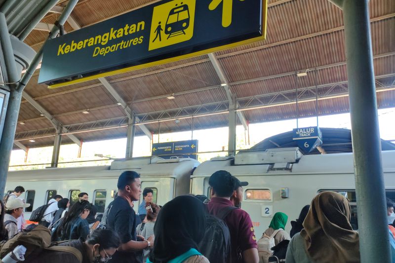 PT KAI catat 22.566 penumpang berangkat dari stasiun wilayah Daop 8 