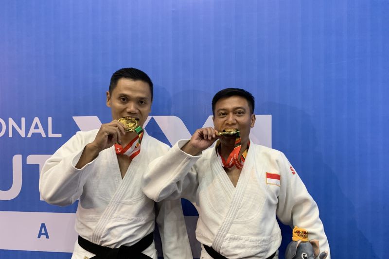 15 tahun berpasangan akhirnya pejudo Jatim raih medali emas perdana