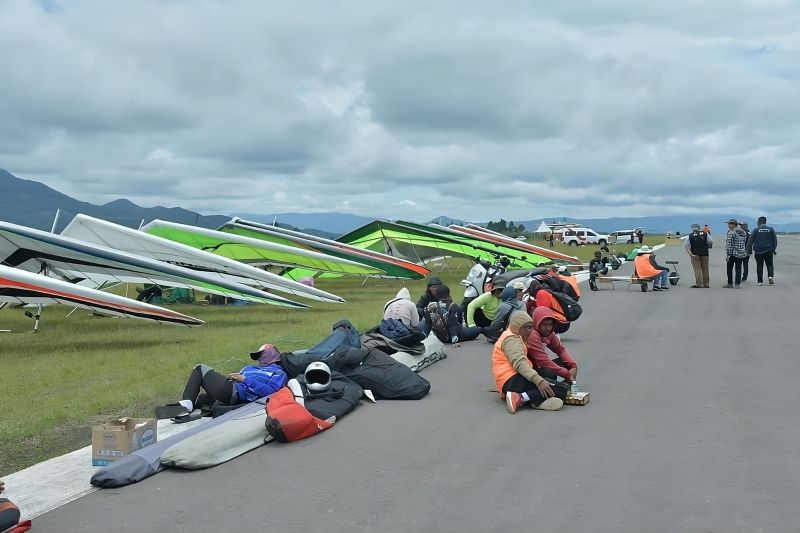 Gantole - Nomor durasi gagal terbang akibat angin kencang