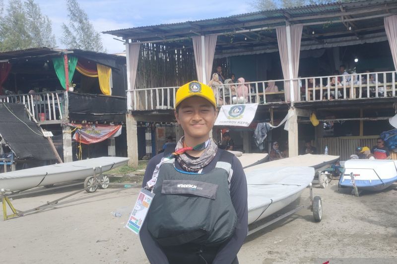 Layar - Kepri dominasi pelombaan kelas optimist putri