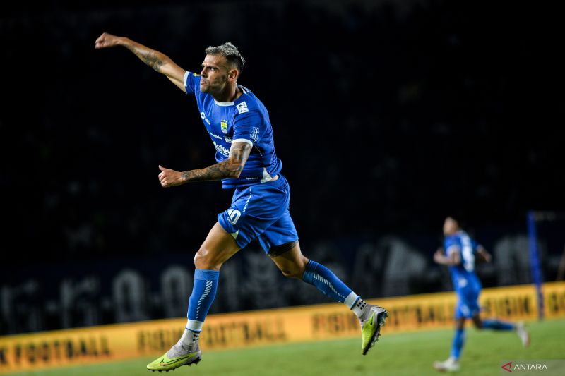 Liga 1 : Persib Bandung menang 2-1 atas PSIS Semarang