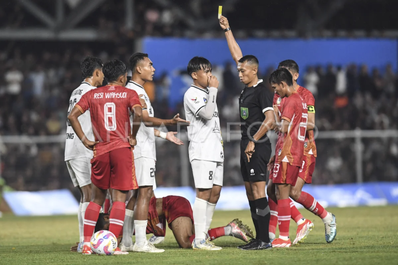 Sepak bola - Gubernur minta wasit semifinal bertugas dengan benar