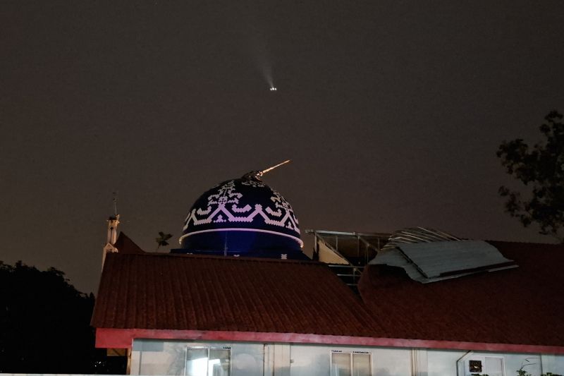 Adhi Karya segera perbaiki Makara kubah Masjid Agung Batam yang patah