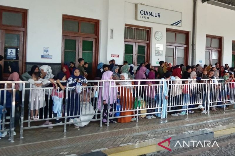 PT KAI: Selama libur panjang penumpang KA Siliwangi naik 28 persen