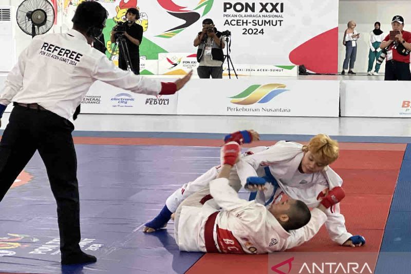 Jujitsan Jatim tumbangkan atlet MMA Linda Darrow di final jujitsu PON