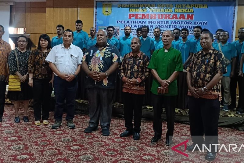 Pemkot Jayapura melatih montir bagi 40 orang pencari kerja