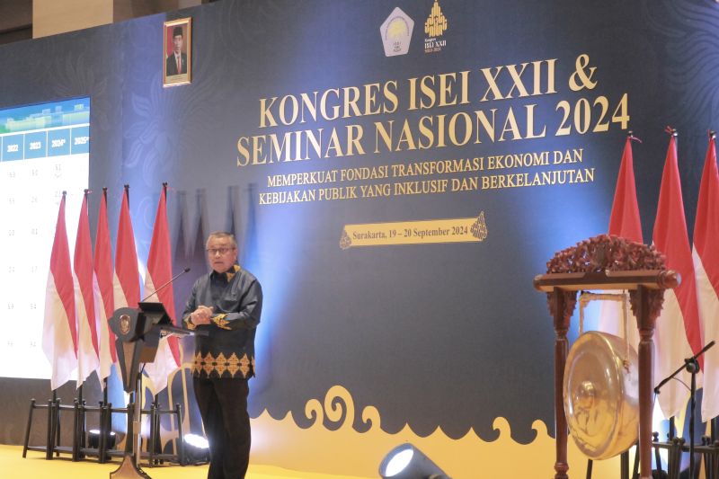 ISEI sebut infrastruktur hingga hilirisasi fondasi kuat ekonomi RI