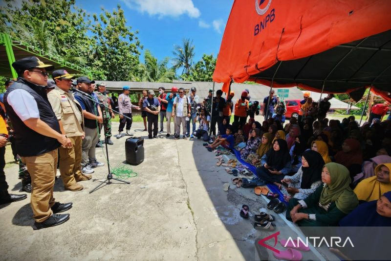 Kepala BNPB pimpin langsung penyaluran bantuan pengungsi gempa Bandung