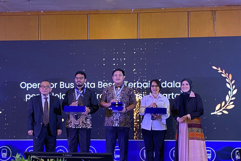 DAMRI Raih Platinum DTKJ Awards 2024