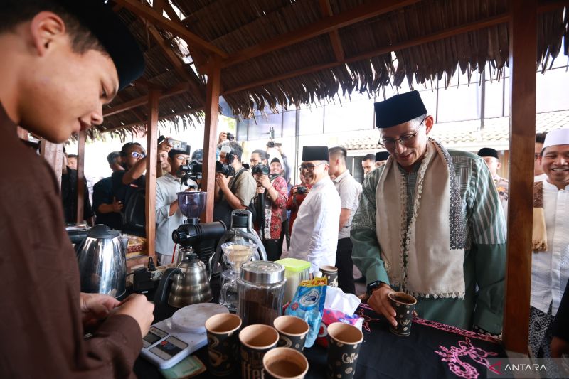 Menparekraf: Banyuwangi miliki potensi ekonomi kreatif lengkap