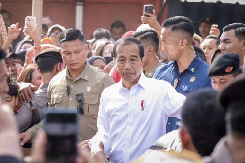 blusukan-ke-pasar-dukuh-kupang-jokowi-saya-lihat-baik-semuanya